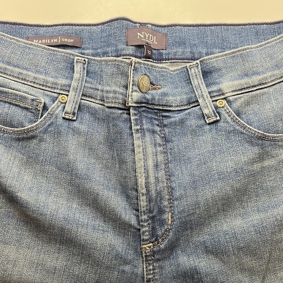 NYDJ Marilyn Crop Size 12 - Picture 15 of 16